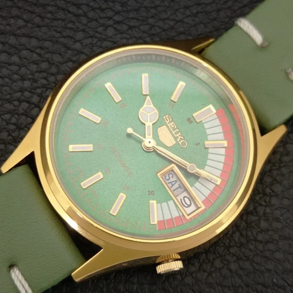 Vintage 1977 Seiko Automatic Mens Gold Watch W/daydate & Green accents
